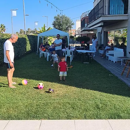 Il Sorriso Di Angelina ベッド・アンド・ブレックファスト ペスカーラ